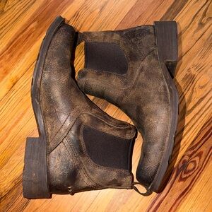 Ariat Midtown Rambler Square Toe Chelsea Boot Men’s Size 8 Stone Color